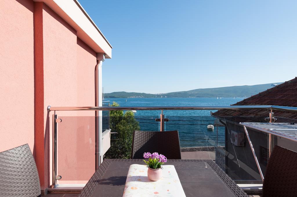 Apartments Delfin Τίβατ Εξωτερικό φωτογραφία
