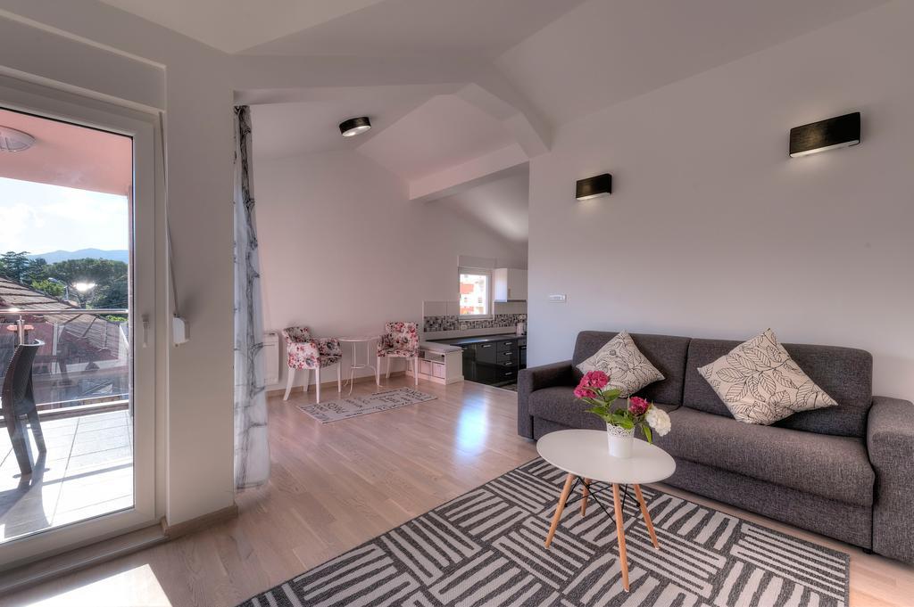 Apartments Delfin Τίβατ Εξωτερικό φωτογραφία