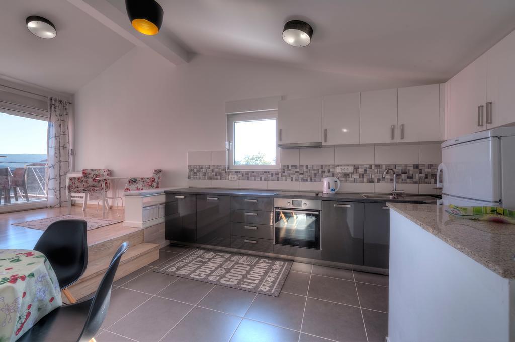 Apartments Delfin Τίβατ Εξωτερικό φωτογραφία