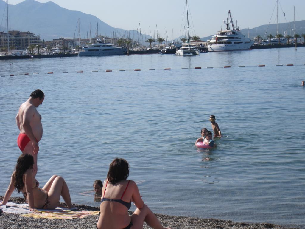 Apartments Delfin Τίβατ Εξωτερικό φωτογραφία